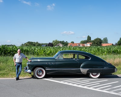 ‘Zo meneer, wat heeft u een geile auto!’: Vince (66) vond eindelijk zijn droom-Buick