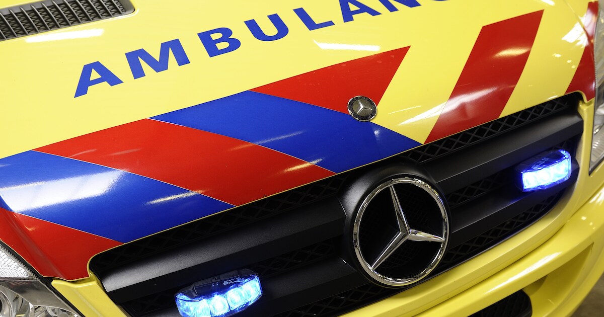 Parachutist breekt arm en maakt noodlanding in Nieuw Loosdrecht