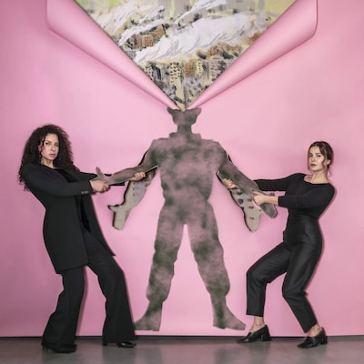 Victoria Koblenko en Zineb Fallouk zaterdag in Kielzog met voorstelling Golem