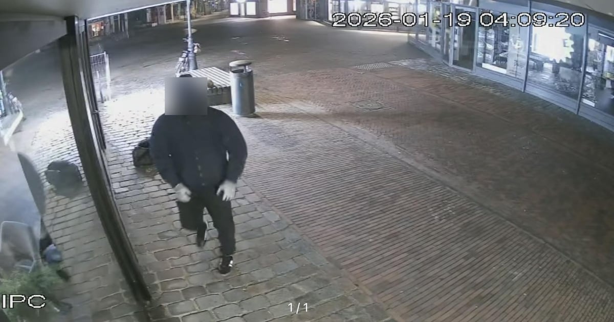 Inbraak bij telefoonwinkel aan Markt in Coevorden: dader neemt meerdere iPhones mee