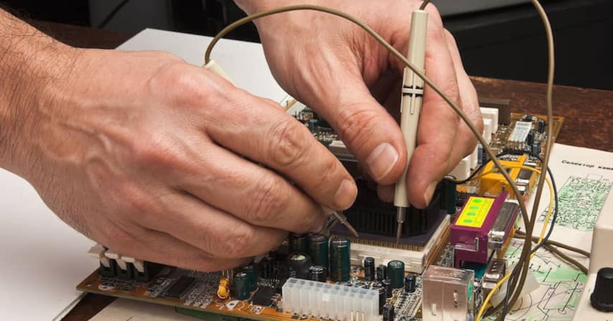 Strijkijzer kapot? Het Velpse repaircafé biedt hulp