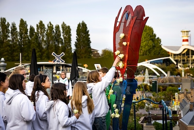 Naar de kinderherdenking in Madurodam? Dit moet je weten