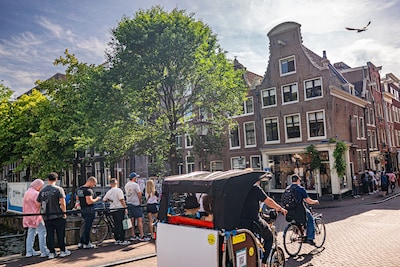 Huizen rondom beruchte ‘TikTok-rij’ in Amsterdam dalen met 11,4 procent in waarde