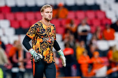 Koopmeiners achterin naast jubilaris Van Dijk, nog drie wijzigingen bij Oranje tegen Servië