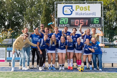 Korfballers Avanti promoveren naar het hoogste niveau en stellen direct nieuw doel: ‘Het wordt lasti