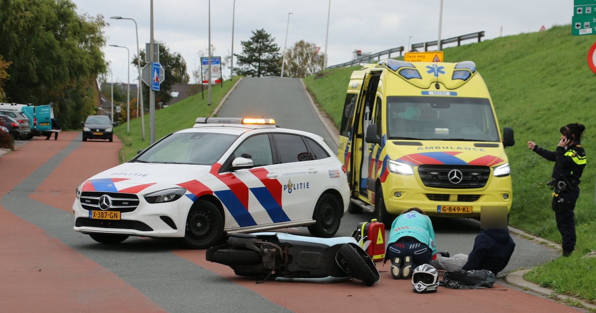 Automobilist rijdt door na aanrijding met scooter in Moordrecht
