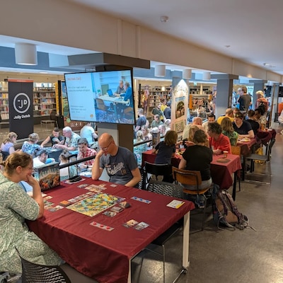 Gelderspel in Nijmeegse bibliotheek: geen boeken maar bordspellen