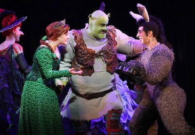 Dansen en je verkleden als Shrek: op dit Haagse feestje kom je niet binnen zonder sprookjeskostuum