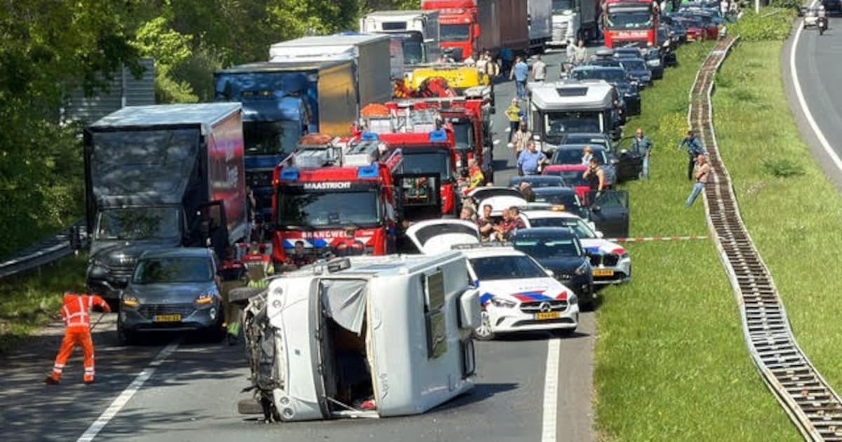Ongeval met camper zet verkeer op A2 bij Maastricht vast