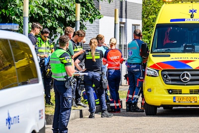 Bouwvakker krijgt zaag in zijn nek en raakt zwaargewond, slachtoffer is stabiel