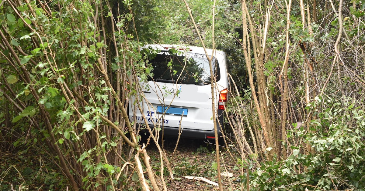 Passagier gewond bij ongeval in Zuilichem na uitwijkmanoeuvre van taxichauffeur | Foto