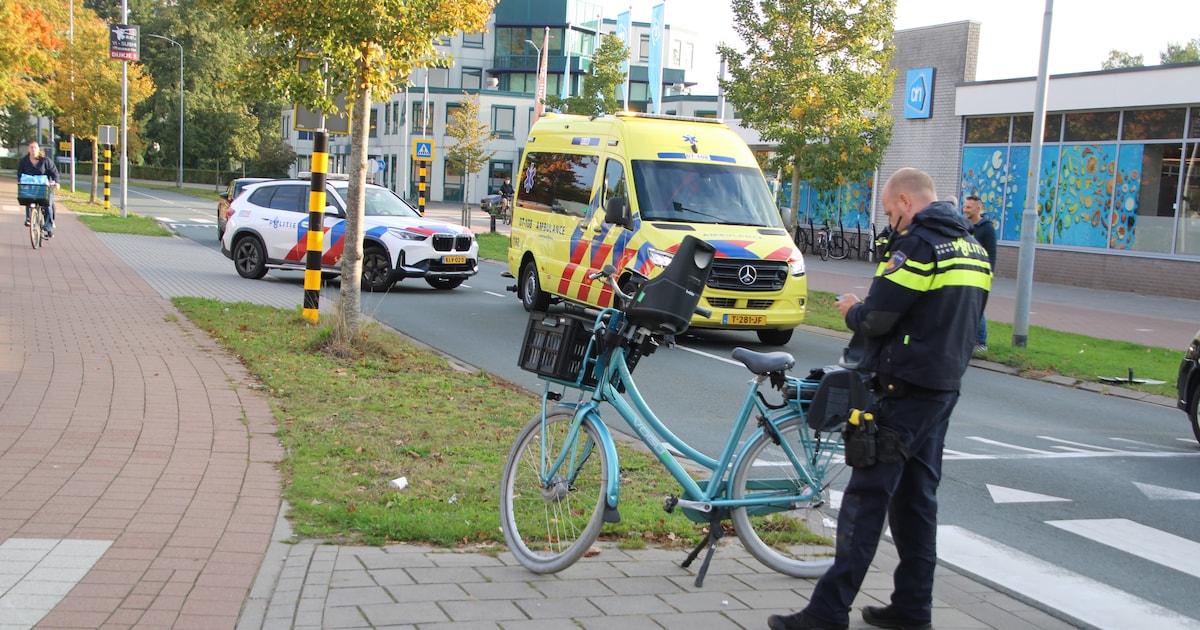 Fietsster gewond na aanrijding met auto op oversteekplaats in Barneveld