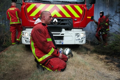 LIVE Natuurbranden | Bosbrand nadert buitenwijken Bordeaux, Spaanse premier waarschuwt voor ‘moeilijke uren’