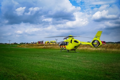 Maas en Waalweg dicht nadat bestelbus en camper frontaal op elkaar botsen, ook traumahelikopter opge