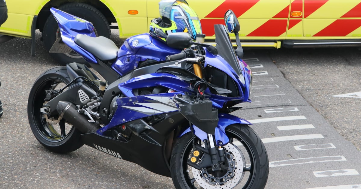 Motorrijdster betrokken bij verkeersongeval in Almere Buiten