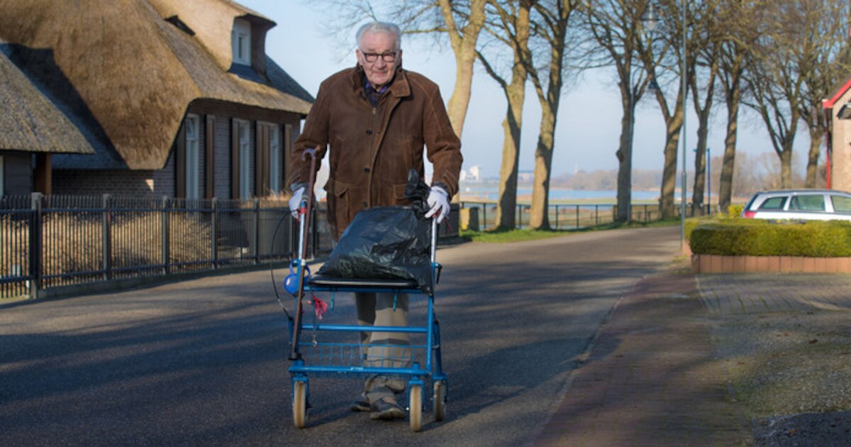 Herman (81) moet voortaan honderden meters lopen met zijn zakje afval