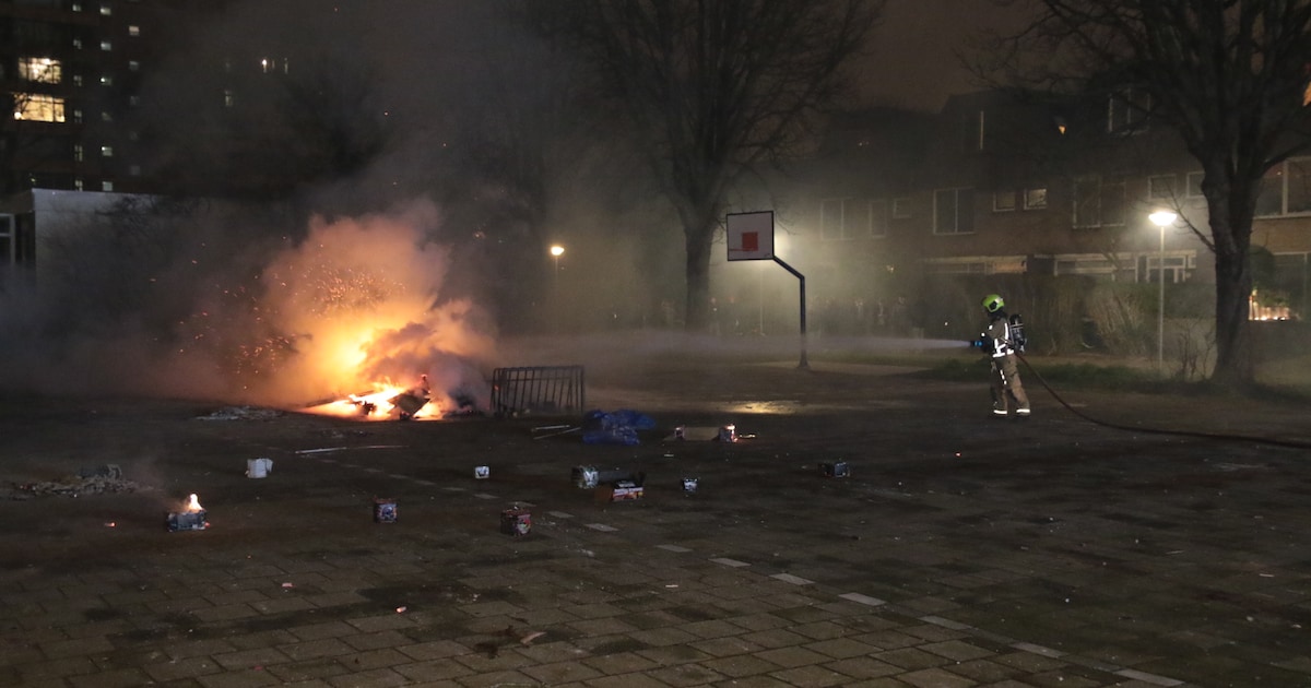 Geweld tegen hulpverleners, auto’s in vlammen opgegaan en schade. Toch zijn burgemeesters redelijk t