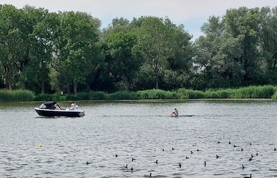 Schip ahoy! 5 Zoetermeerse koophuizen aan het water waar je met een bootje aanmeert