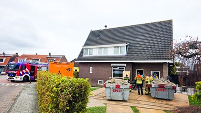 Ongeval tijdens werkzaamheden in woning in 's-Gravendeel, brandweer opgeroepen