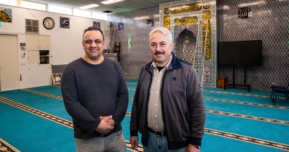 Deze moskee ondergaat complete metamorfose: van bouwval tot modern centrum in jaar tijd