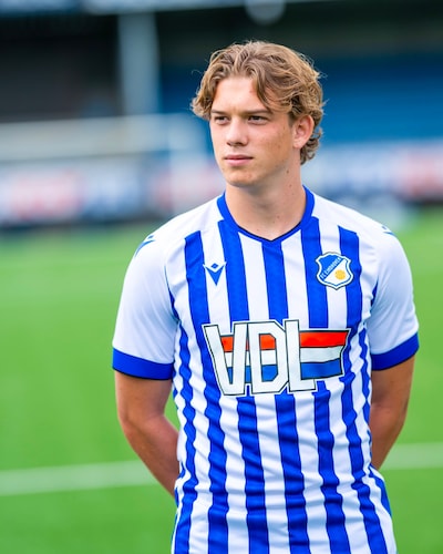 Deze spits uit Halsteren zet hoog in met FC Eindhoven en wil tien tot vijftien goals maken