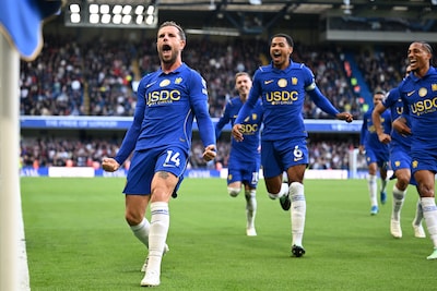 Emotionele Jordan Henderson steelt de show bij Chelsea bij ruime zege op Bournemouth