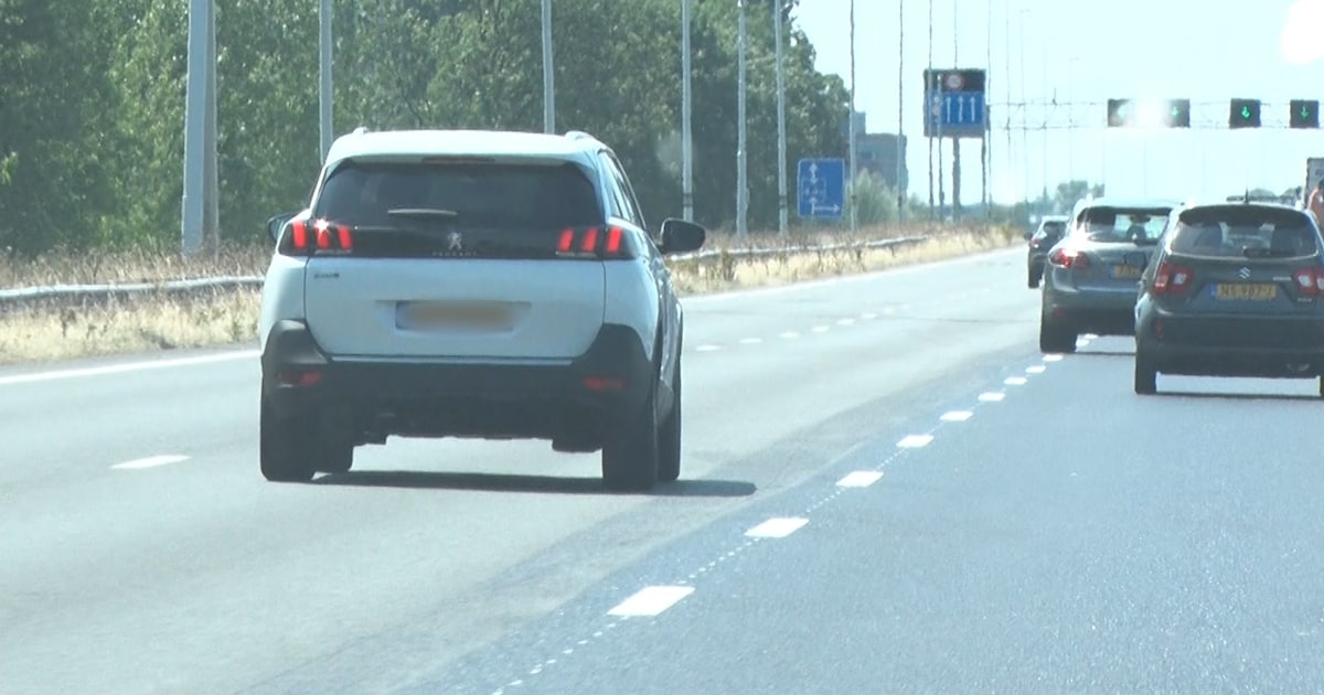 Automobilist krijgt 560 euro boete voor twee keer rechts inhalen en stapt naar de rechter