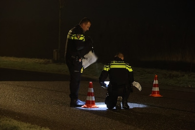 Wanneer Anna met haar ex gaat praten gaan er vrienden mee ‘voor een goed gesprek’, het liep uit op e