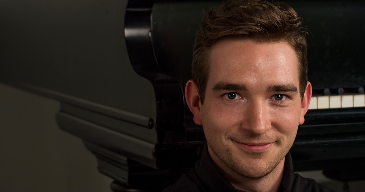 Meesterpianist Max Philip Klüser treedt op in Huissen