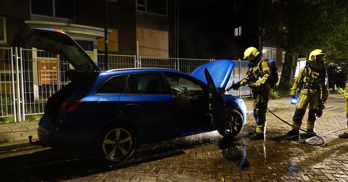 Auto zwaar beschadigd na brand in Beverwijk