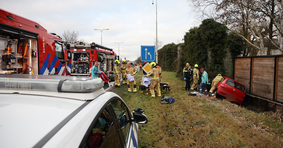 Ongeval met letsel op Burgemeester van Doornlaan in De Lier, traumaheli gealarmeerd