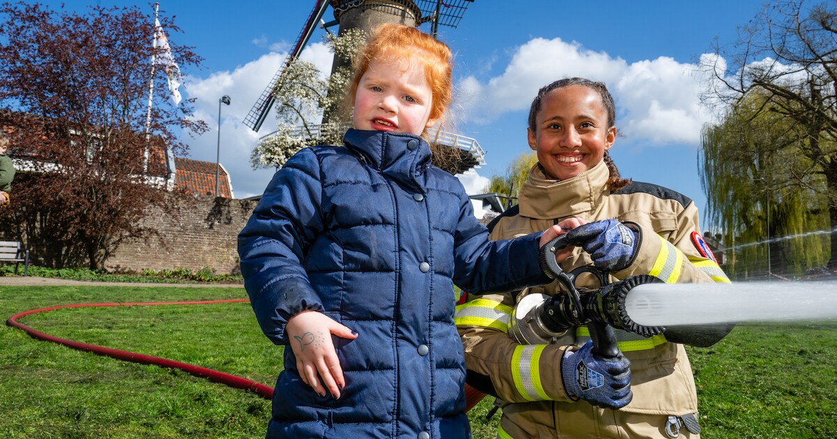 Kinderen leren alles over brandweer bij Ukkie Drive-In in Ridderkerk