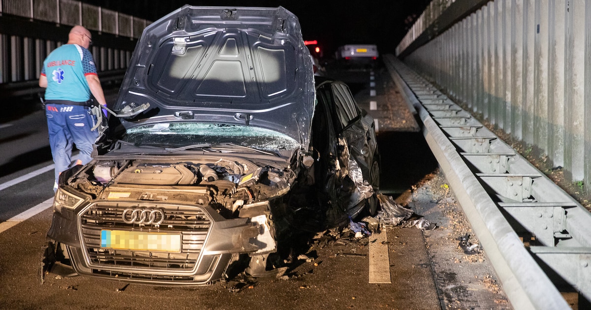 Zwaargewonde bij ongeval met drie auto’s op N268 bij Oud Gastel