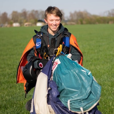 Gijs (20) was de jongste in zijn vak, maar verloor het gevecht dat niemand zag