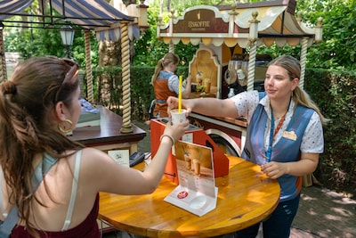Praat mee: voor 17 euro onbeperkt frisdrank tappen? De Efteling kan beter water aanbevelen