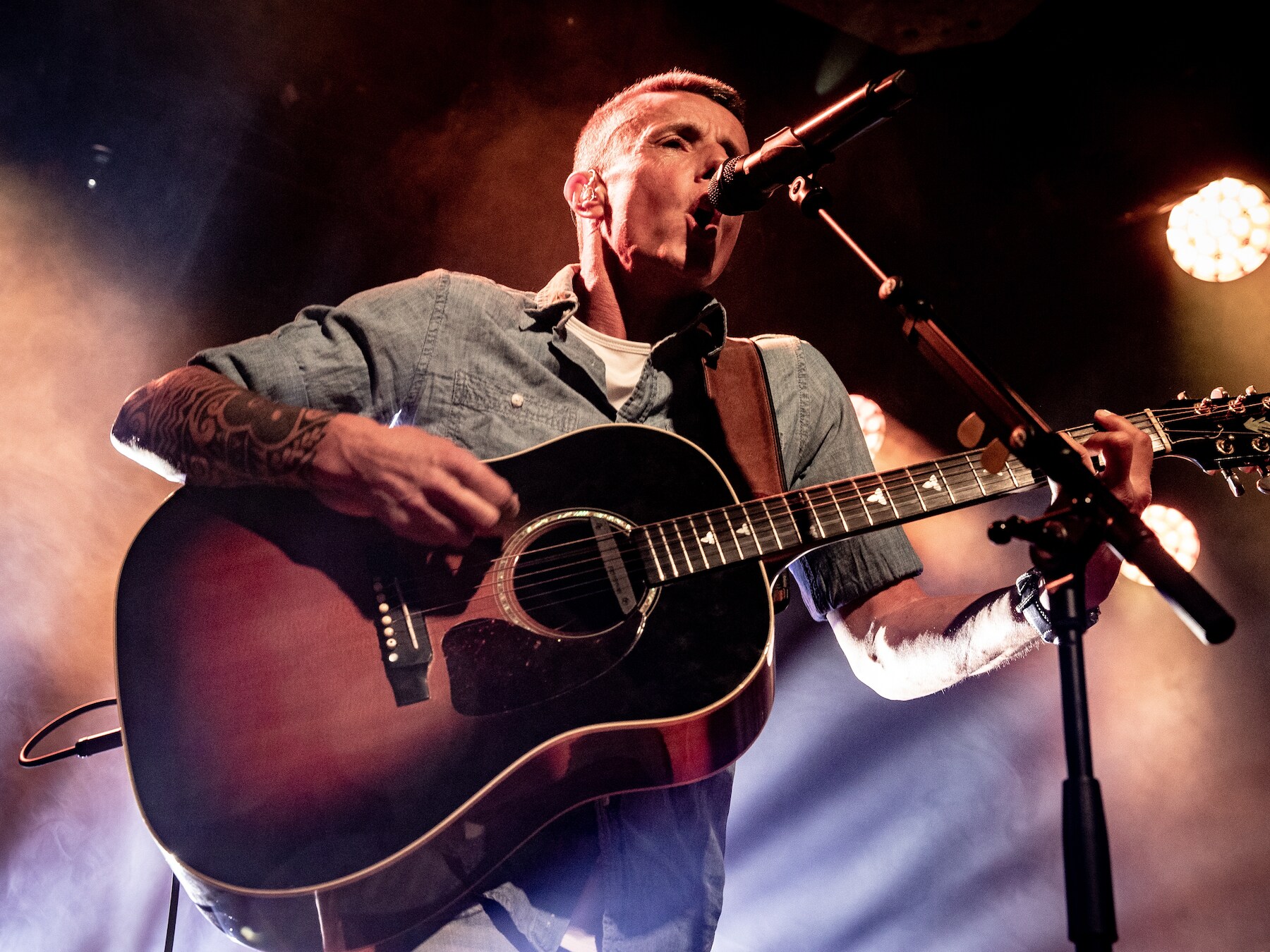 K’s Choice bekritiseert Nederlandse formatie in Not an addict-cover