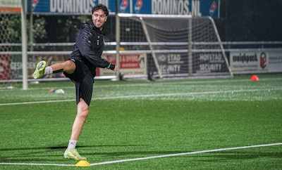 Oud-prof Mimoun Mahi (31) doet stap terug naar de amateurs en hekelt KNVB: ‘Het slaat helemaal nerge