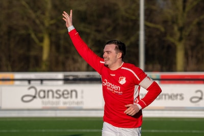 Pikante voetbaltransfer in Huissen: aanvoerder Joris Boehlé van Jonge Kracht naar RKHVV