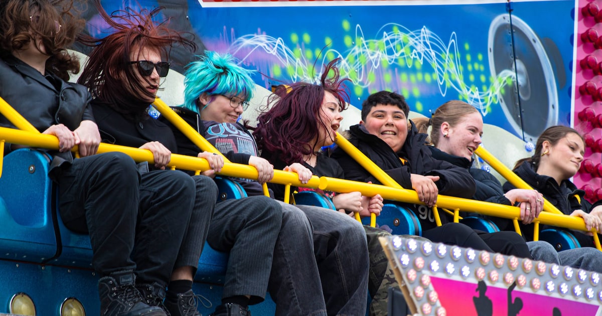 Eerste half uur van Zwijndrechtse kermis is weer gratis: ‘Dat is toch mooi meegenomen?’