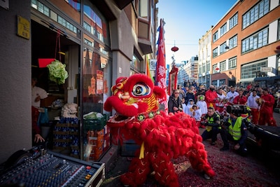 Chinese Nederlanders pakken extra uit met Nieuwjaar: ‘We willen ongunstig beeld van ons veranderen’