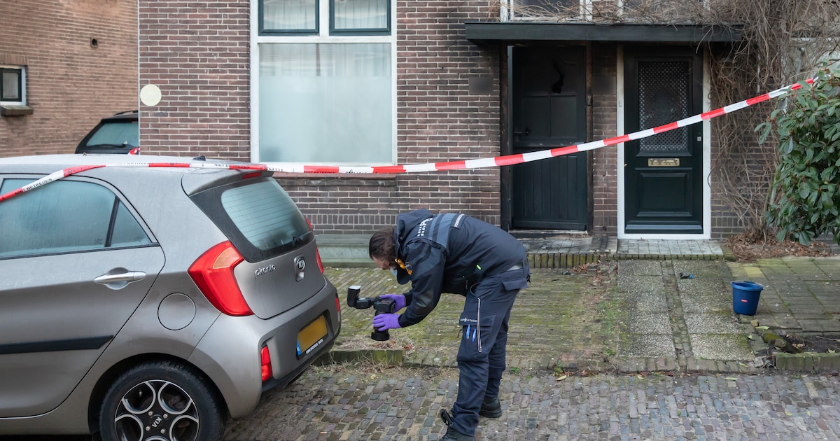 Politiehelikopter achtervolgt vluchtauto van mogelijke bommenleggers in Baarn en Kortenhoef; trio op