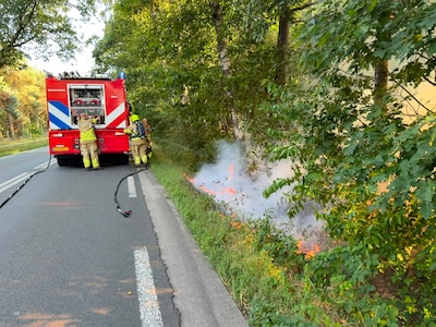 Bermbrand aan Otterloseweg in Harskamp geblust