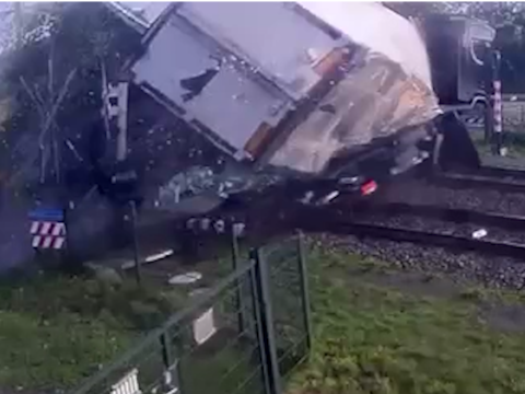 Week lang geen treinen tussen Geldermalsen en Den Bosch door aanrijding: ‘Een gigantische operatie’