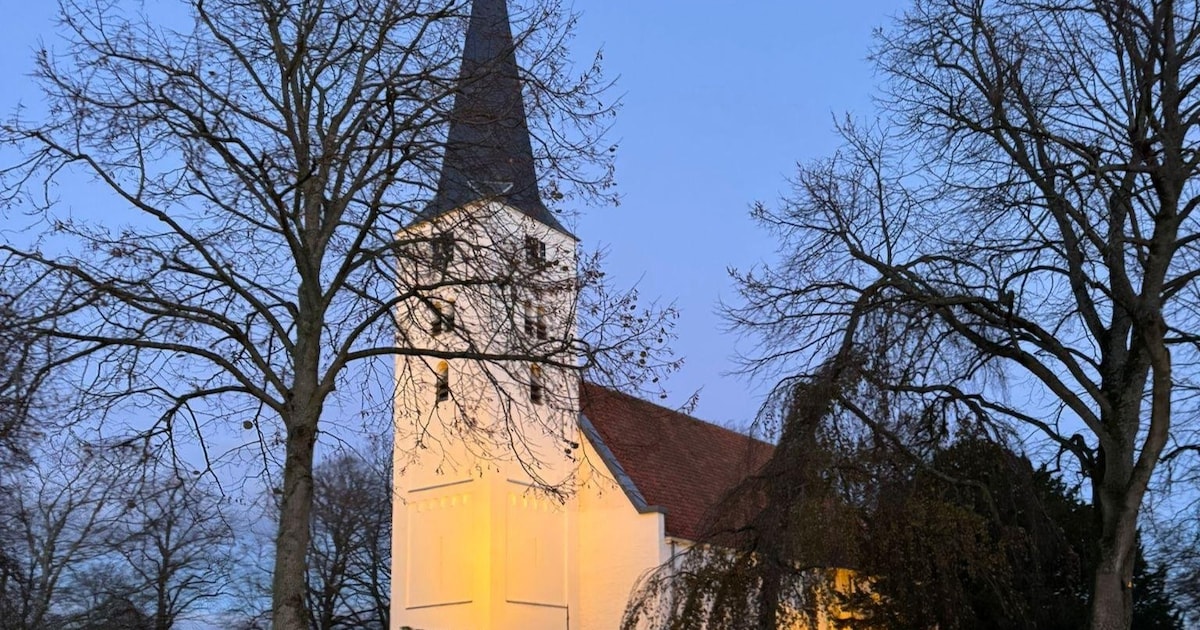 Witte Kerk in Heiloo kleurt oranje tegen vrouwengeweld