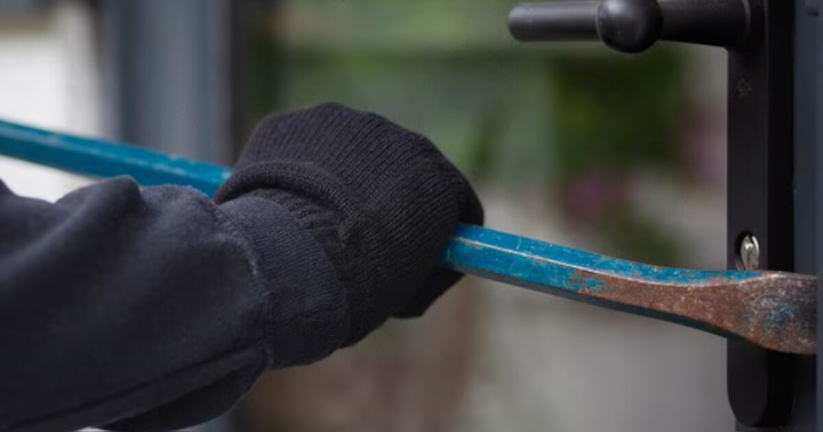 Ravage na inbraak op basisschool in Buitenpost: politie onderzoekt beelden en zoekt getuigen
