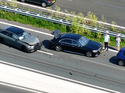 Kop-staartbotsing op A15 bij Tiel