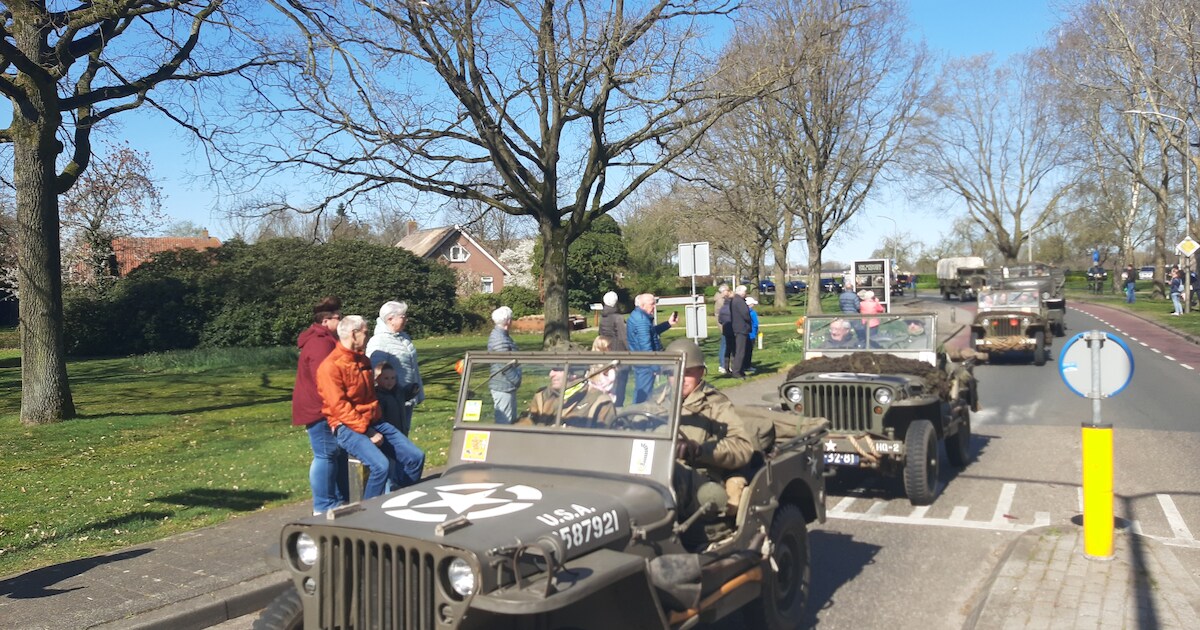 80 jaar na de bevrijding opnieuw legervoertuigen in Gramsbergen