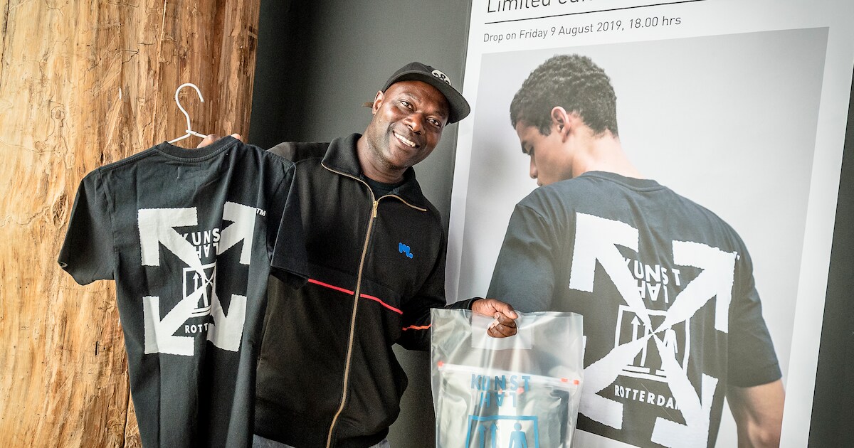 Modestunt Kunsthal: in de rij voor shirt van 247 euro | Regio | AD.nl