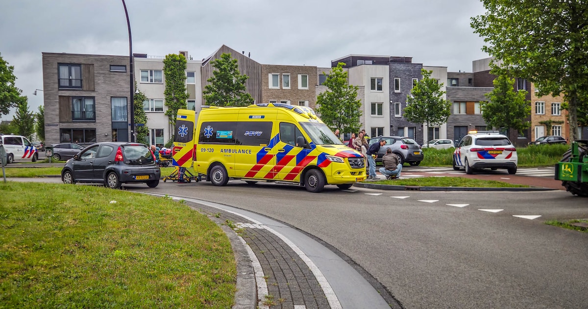 Groot oponthoud door ongeluk tussen auto en fietser in Amersfoortse wijk Vathorst