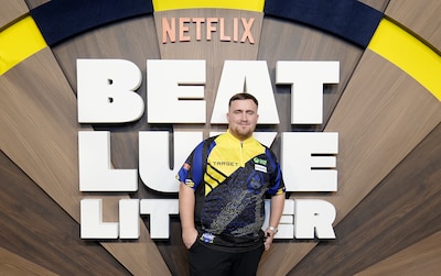 Luke Littler sneuvelt tegen ‘Queen of the Palace’ in unieke uitdaging: Fallon Sherrock wint 586.000 euro